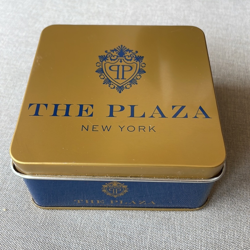 The Plaza tin box - Picture 10 of 10